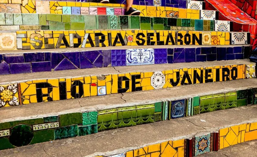 Conheça a Escadaria Selarón: Um dos principais lugares para visitar no Rio