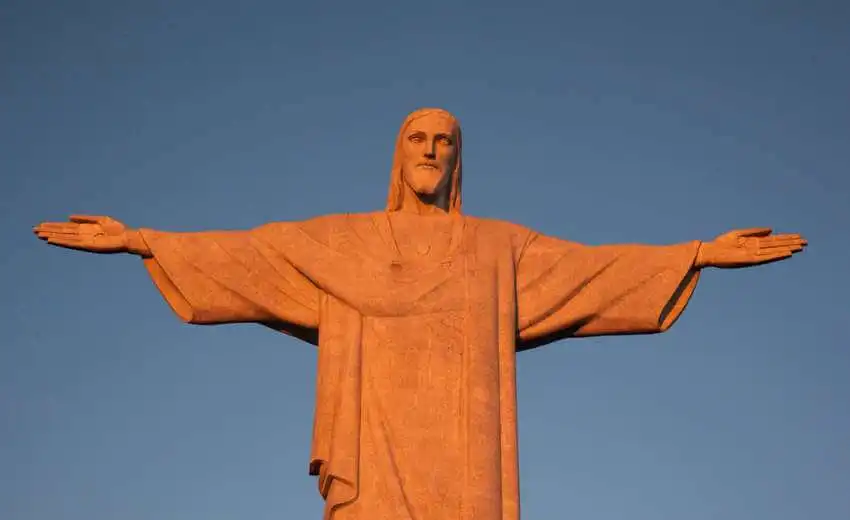 Cristo Redentor: A parada obrigatória na sua viagem pelo Rio de Janeiro